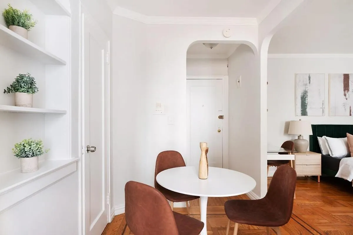 105 -5G Brand New Studio Prime Location Elevator New York